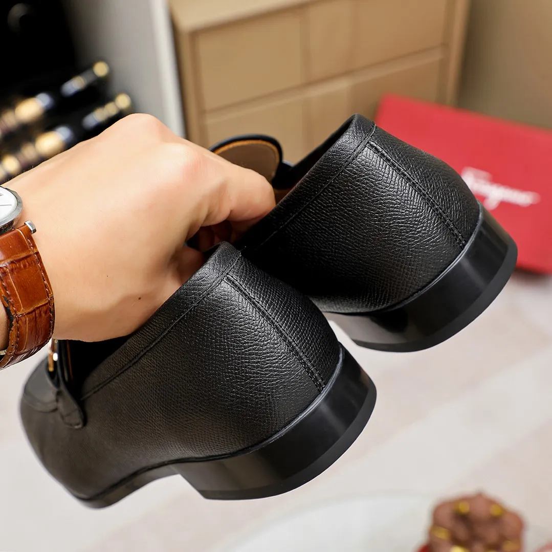 Men's shoes 💰600 🕷🕷🐂【Ferragamo】 Popular fashion casual shoes🇨🇳Official website counter 1:1 production, original mold opening💯Good quality can be seen, imported high-end first-layer pebbled calfskin, water-dyed🐂leather lining🌿very clear texture, high-quality waterproof, non-slip and wear-resistant outsole🎋high quality and low price, truly handmade🍓, 5 colors available! Code number 38-44 (45. To be customized)